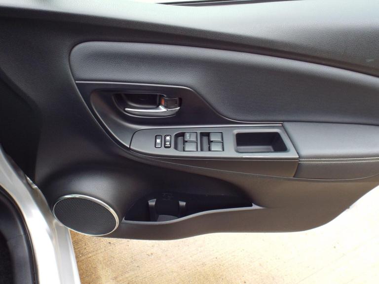  Toyota Yaris 1.33 Dual VVT-i Excel Euro 5 5dr Euro 5 Petrol Manual