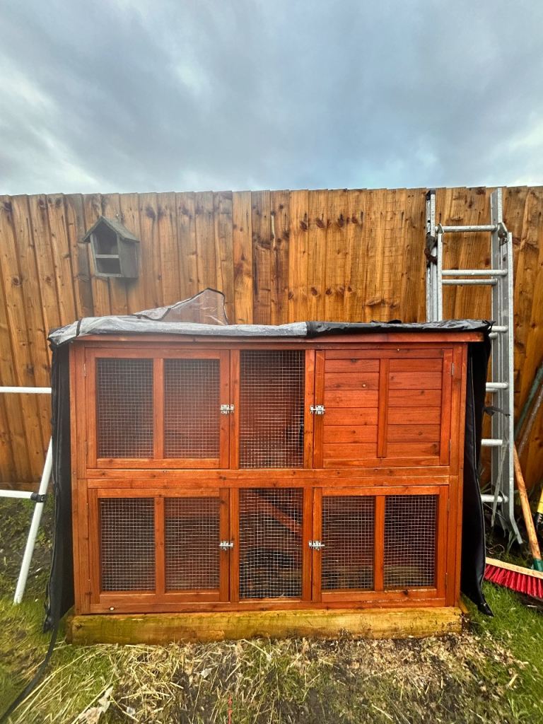2 storey hutch 