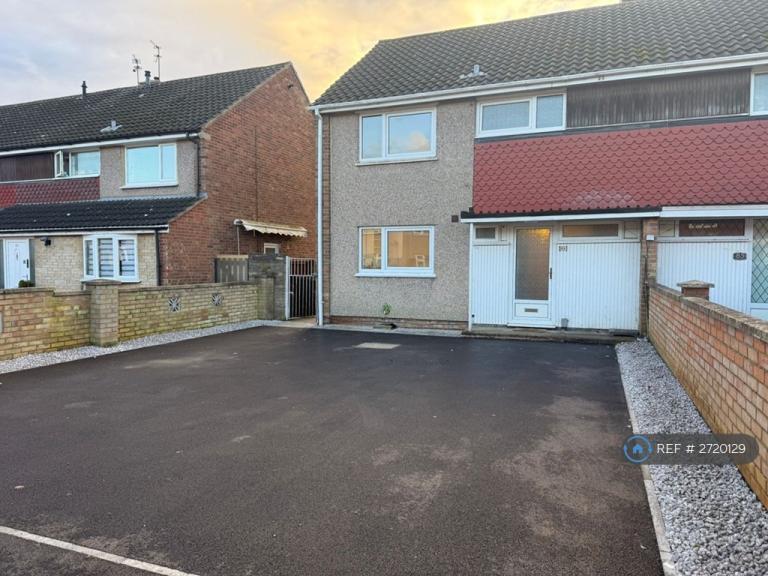 3 bedroom house in Newark Drive, Corby, NN18 (3 bed) (#2720129)