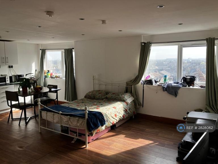 Studio flat in Samsons House, Bedford, MK42 (#2828062)