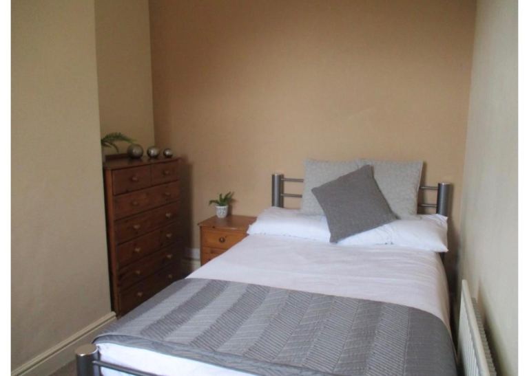 Student Room to Let Now! YSJ accommodation 