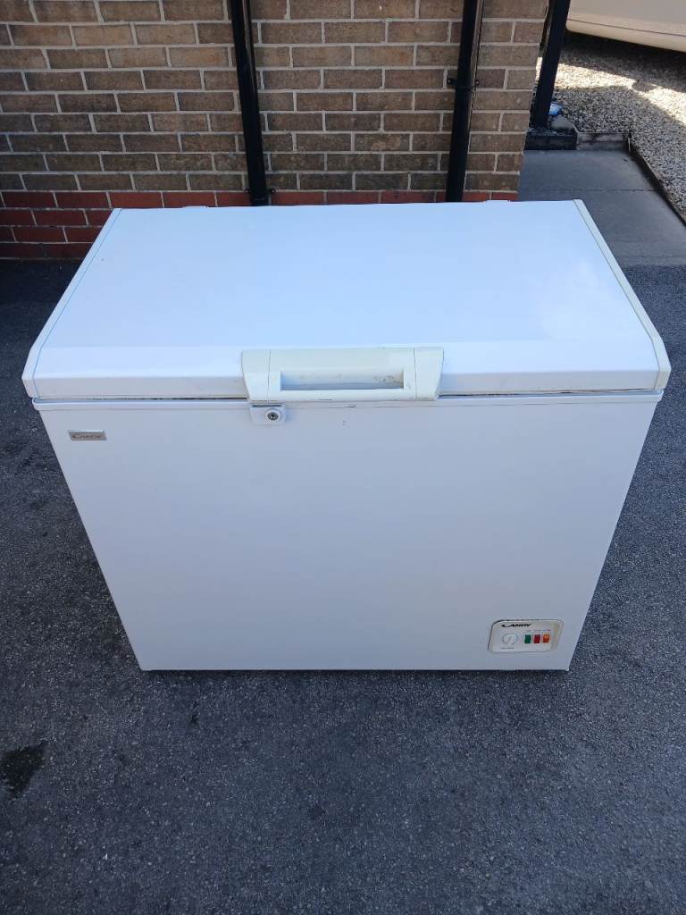 FREEZER CHEST FREEZER LARGE 200 LITRE CAPACITY CANDY CAN DELIVER £180