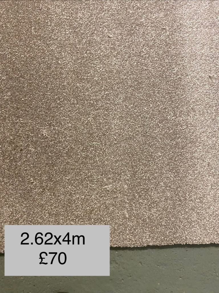Beige carpet remnant 2.62x4m