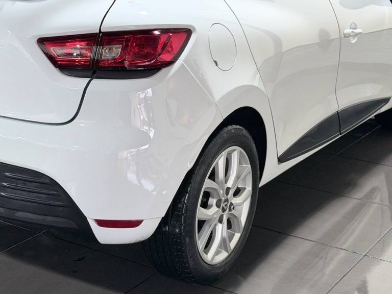 2017 Renault Clio 1.2 16V Play 5dr HATCHBACK PETROL Manual