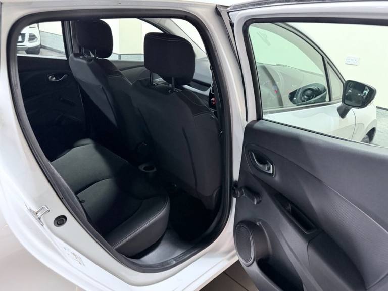 2017 Renault Clio 1.2 16V Play 5dr HATCHBACK PETROL Manual