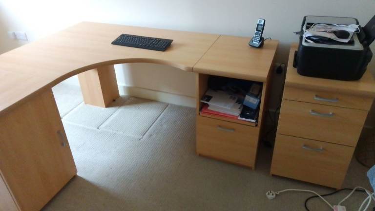 Curved office desk 