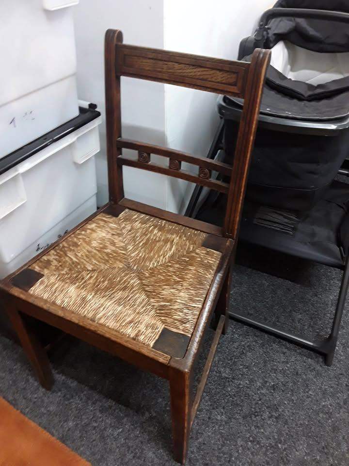 Vintage solid oak chair Copley Mill Low Cost Moves 2nd Hand Furniture STALYBRIDGE SK15 3DN