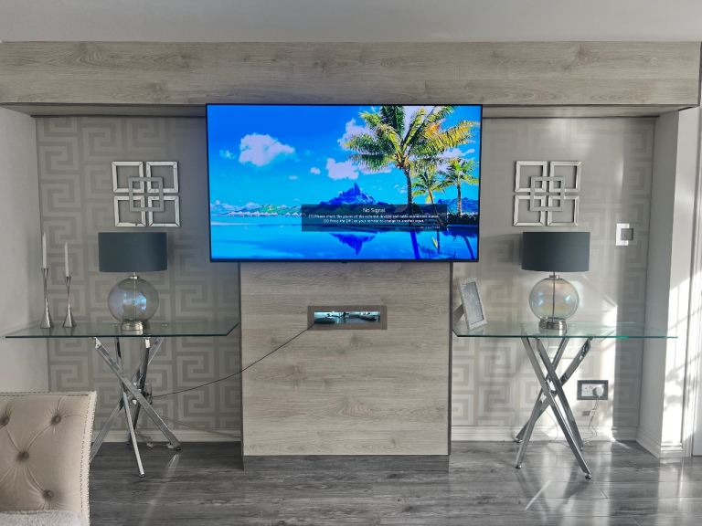 MODERN GLASS FURNITURE & LAMPS