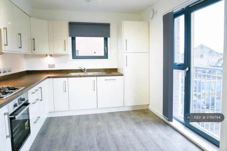 3 bedroom flat in West Bowling Green Street, Edinburgh, EH6 (3 bed) (#2714794)