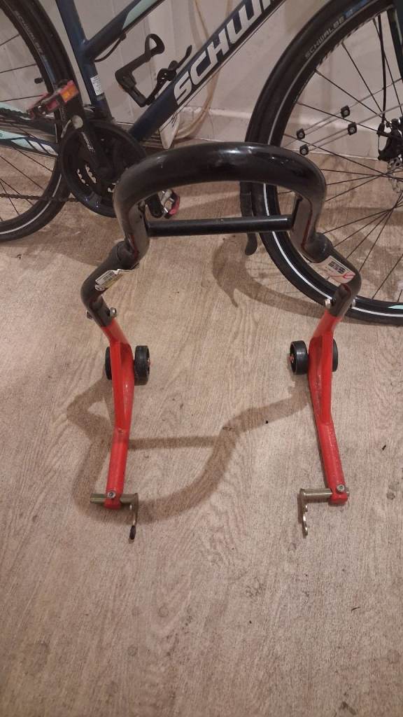 Motorbike rear wheel lift stand