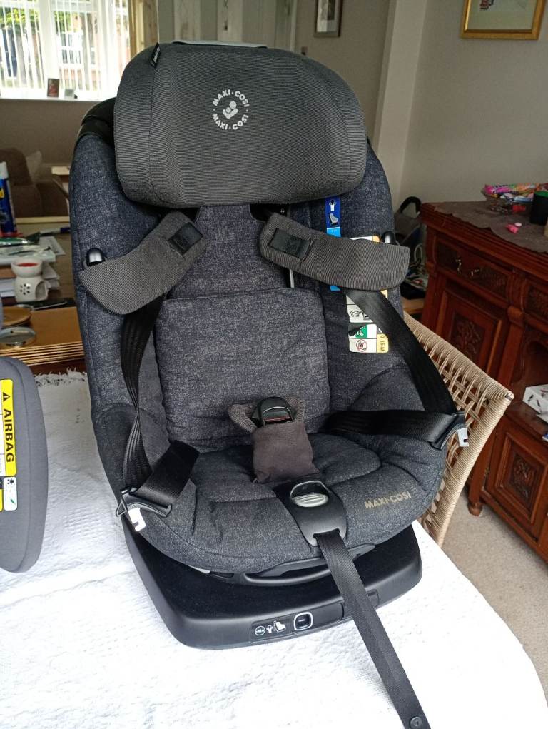 Maxi Cosi Axissfix plus car seat 