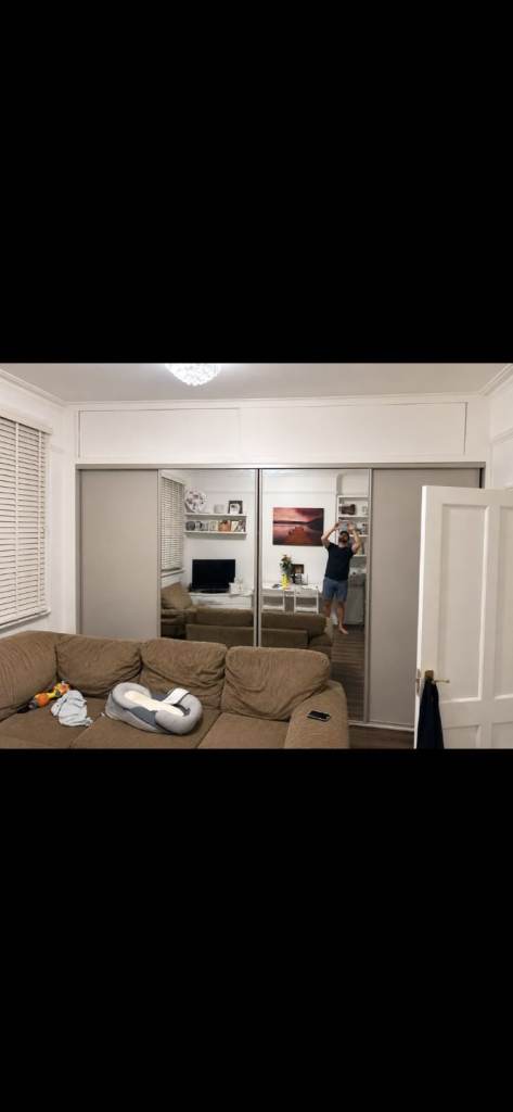 Stunning one bed Wimbledon Park flat few secs to the underground station, n all local shops 