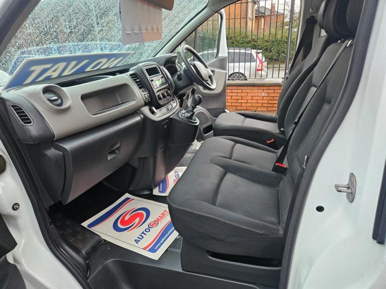 2017 Renault Trafic LH29 ENERGY dCi 125 High Roof Business Van PANEL VAN DIESEL Manual