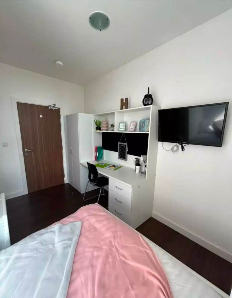 Ensuite room 