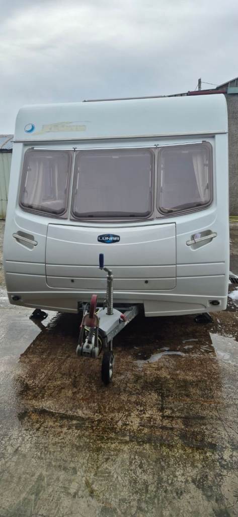 2004 lunar zenith caravan 6 berth