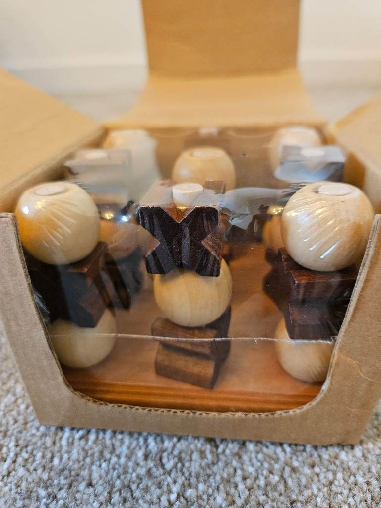 3D Noughts & Crosses – wooden board game 