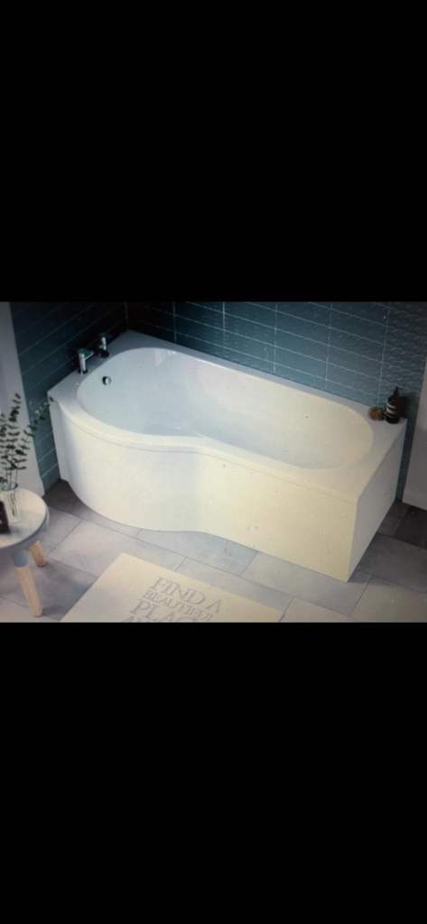 White P-Shaped Shower Bath – As Good As New