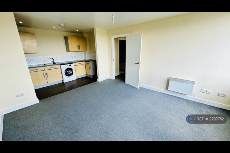 2 bedroom flat in The Apex, Peterborough, PE2 (2 bed) (#2797762)