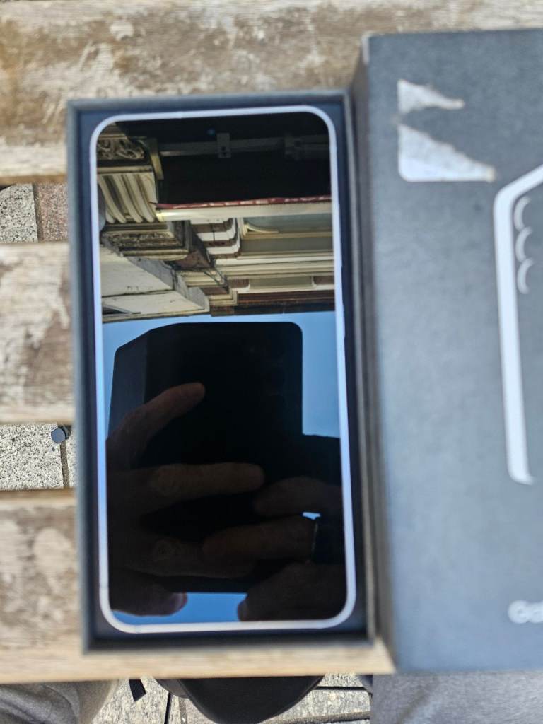 Samsung galaxy s25 128gb unlocked for parts only £150