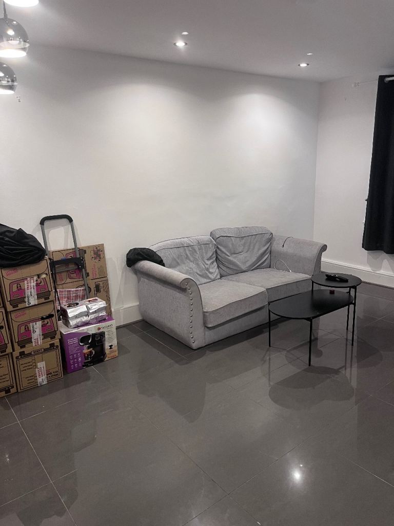 2 bedroom flat in Clydebank 