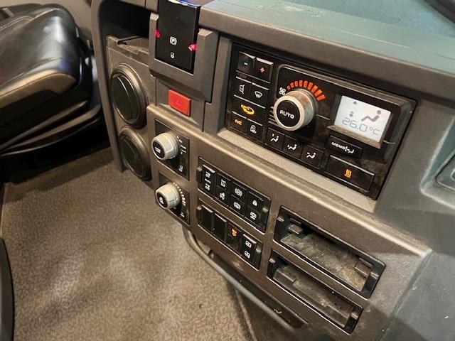 Renault T520 High 6x2 Midlift Tractor Unit