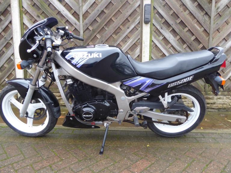 SUZUKI GS 500 H REG VERY LOW MILES 4,500 WILL BE SERVICED NEW BATTERY 1YRS MOT