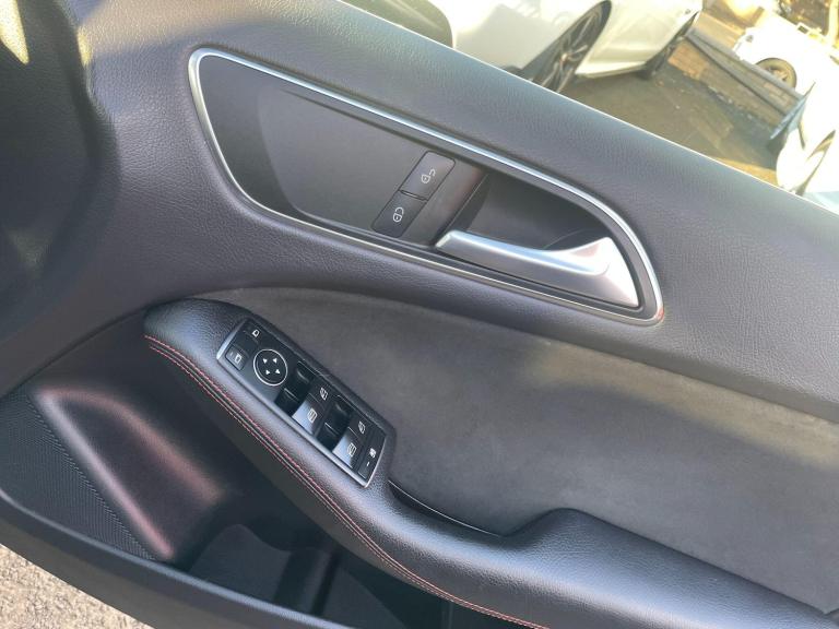 2017 Mercedes-Benz B Class 1.5 B180d AMG Line Euro 6 (s/s) 5dr MPV Diesel Manual