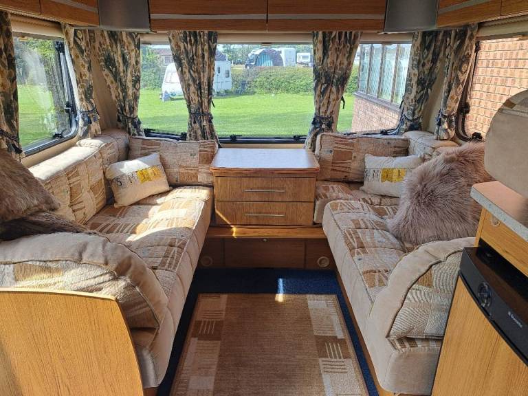 Bailey pageant Burgundy series 7 caravan