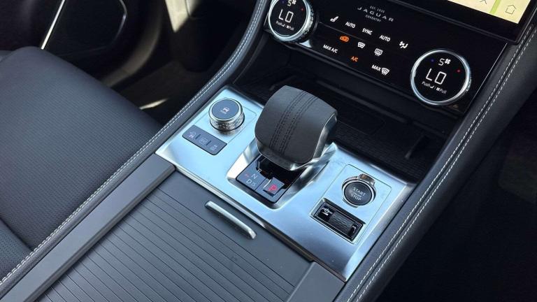  Jaguar F-Pace 2.0 P400e R-Dynamic SE 5dr Auto AWD Estate Plug-In Hy Automatic