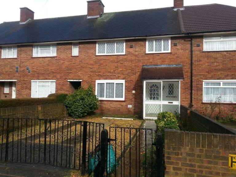 Spacious and Cosy 4 Bed House for Rent – TW14 0DQ