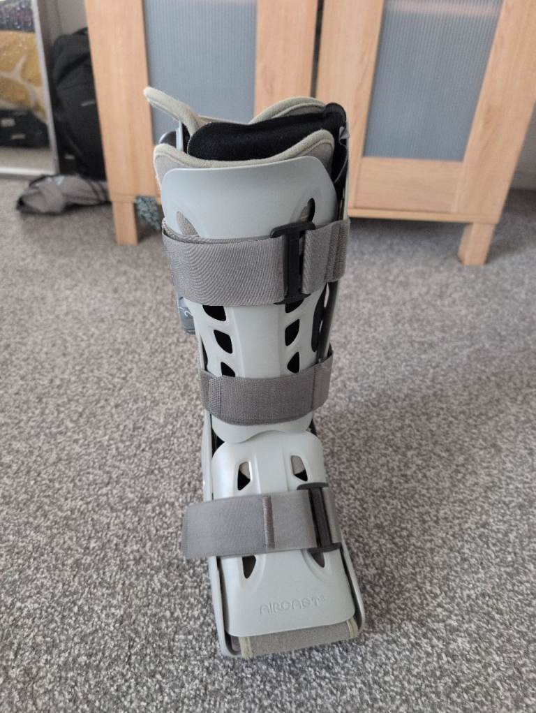 Medical boot