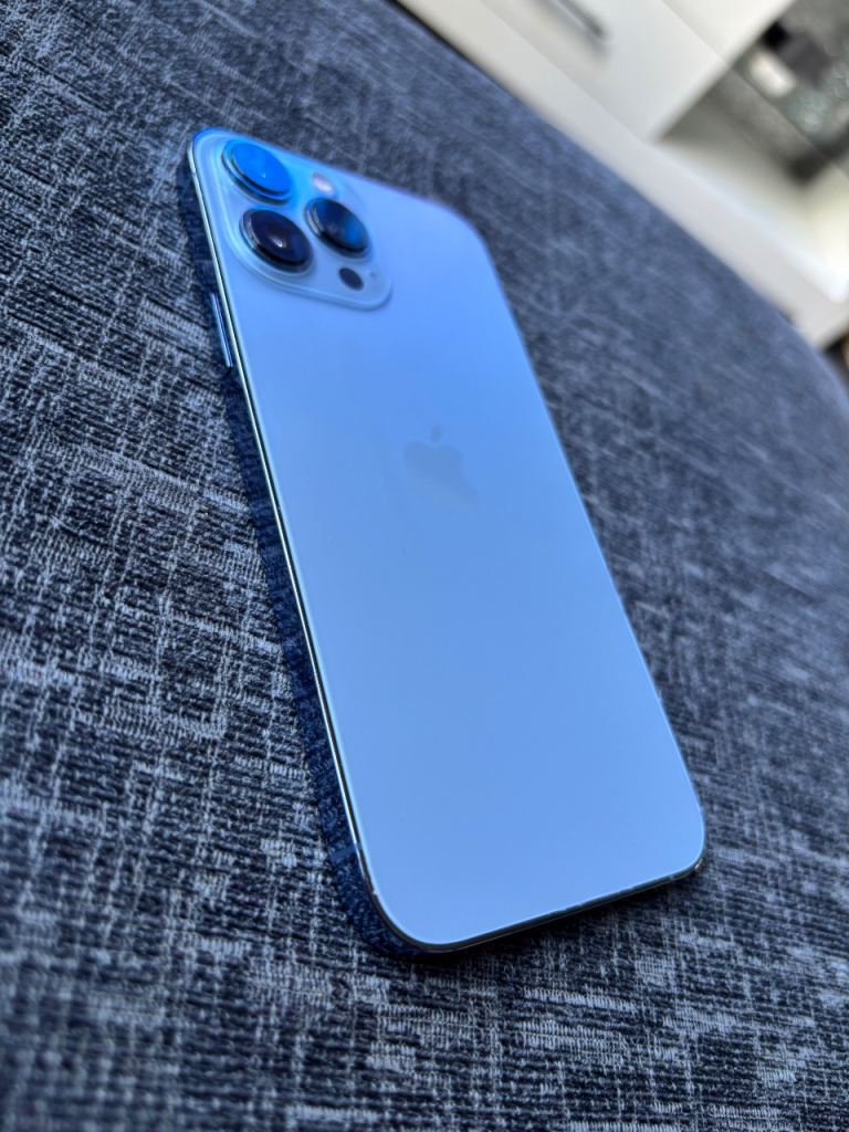 UNLOCKED IPHONE 13 pro max 512GB
