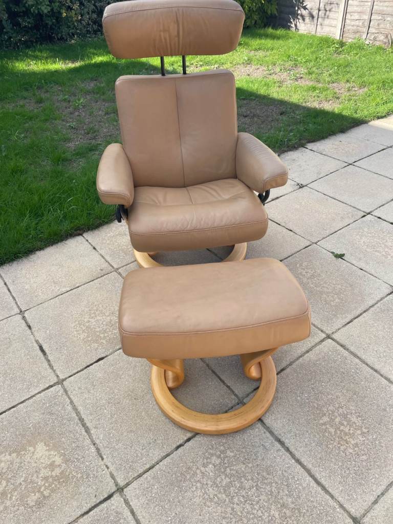 Ekorness Stressless Chair & Foot Stool with Adjustable Headrest | in ...