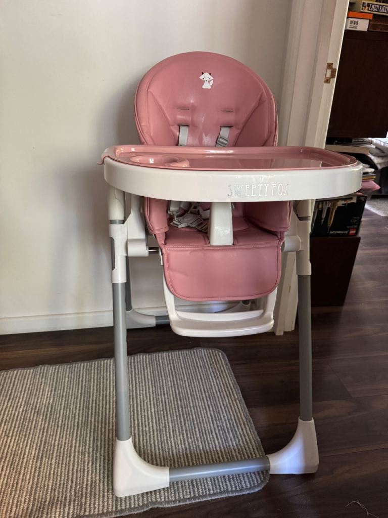 🌸 Sweety Fox Pink Baby High Chair – Excellent Condition 