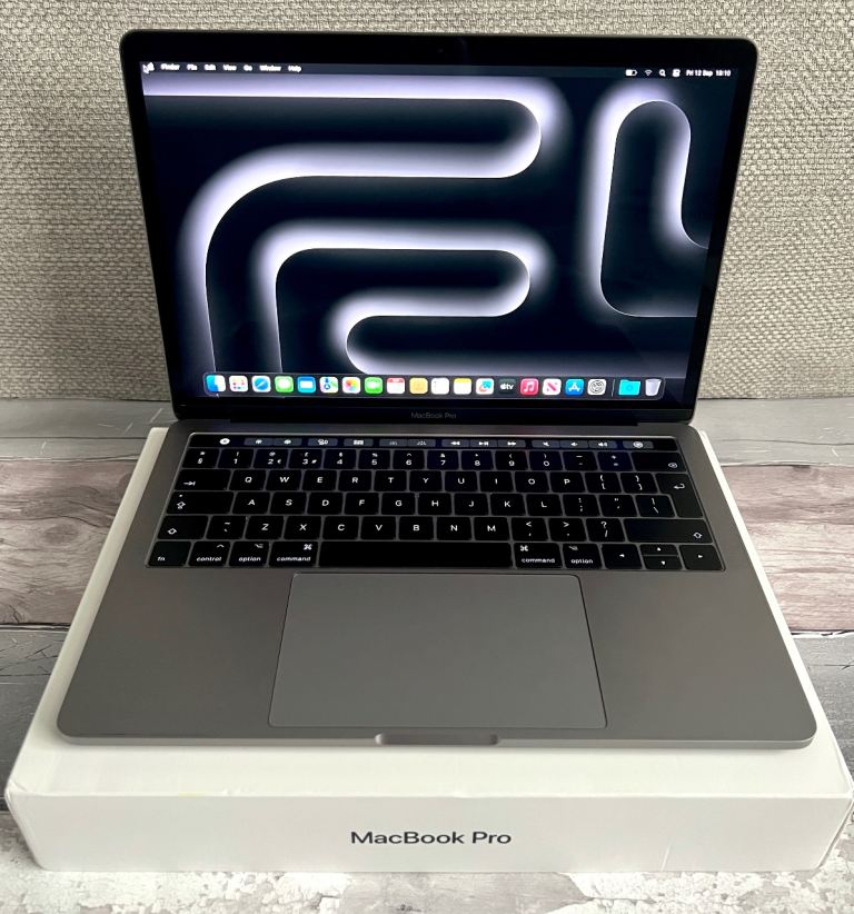 Apple MacBook Pro 13" Laptop 2017 Space Grey 512GB SSD with Touch Bar | Boxed 