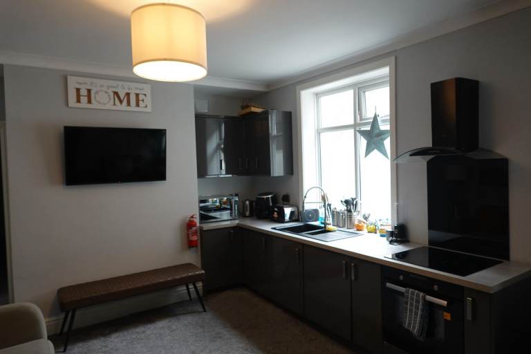 Southport two bed apartment for short term lets 