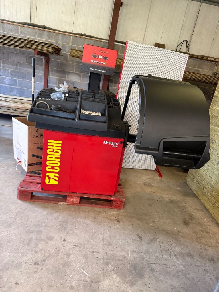 corghi wheel balancer em9350 Xline 