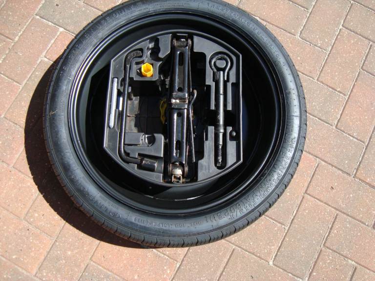 PEUGEOT 308 SPARE WHEEL AND TOOL KIT