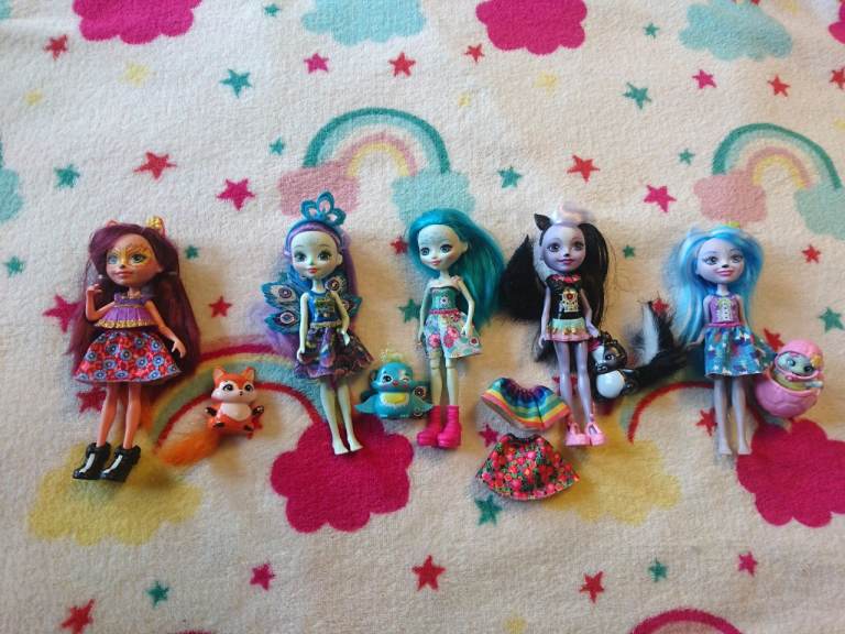 Set of Enchantimals dolls