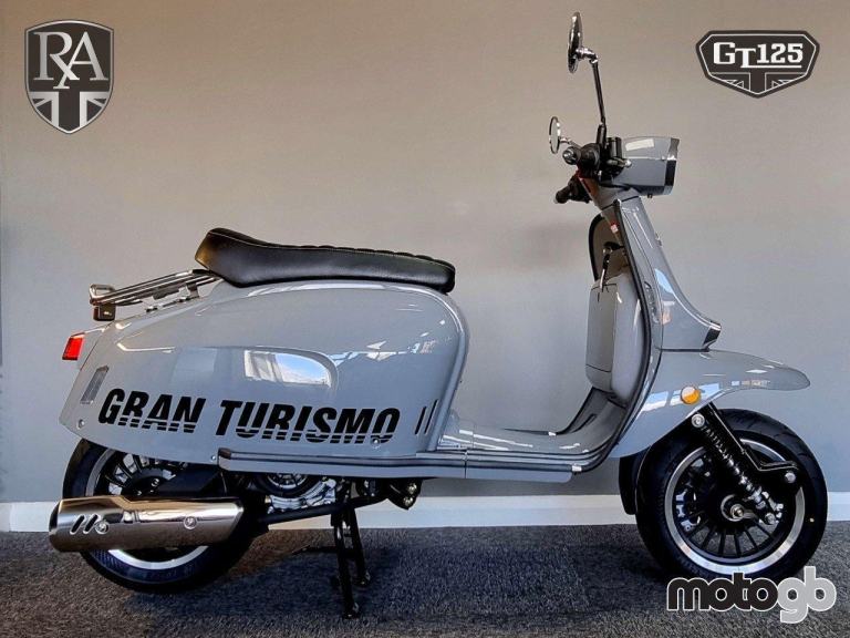 ROYAL ALLOY GT 125cc A Modern Classic Retro Automatic Moped Scooter