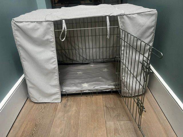 Lords and Labradors dog crate plus cover