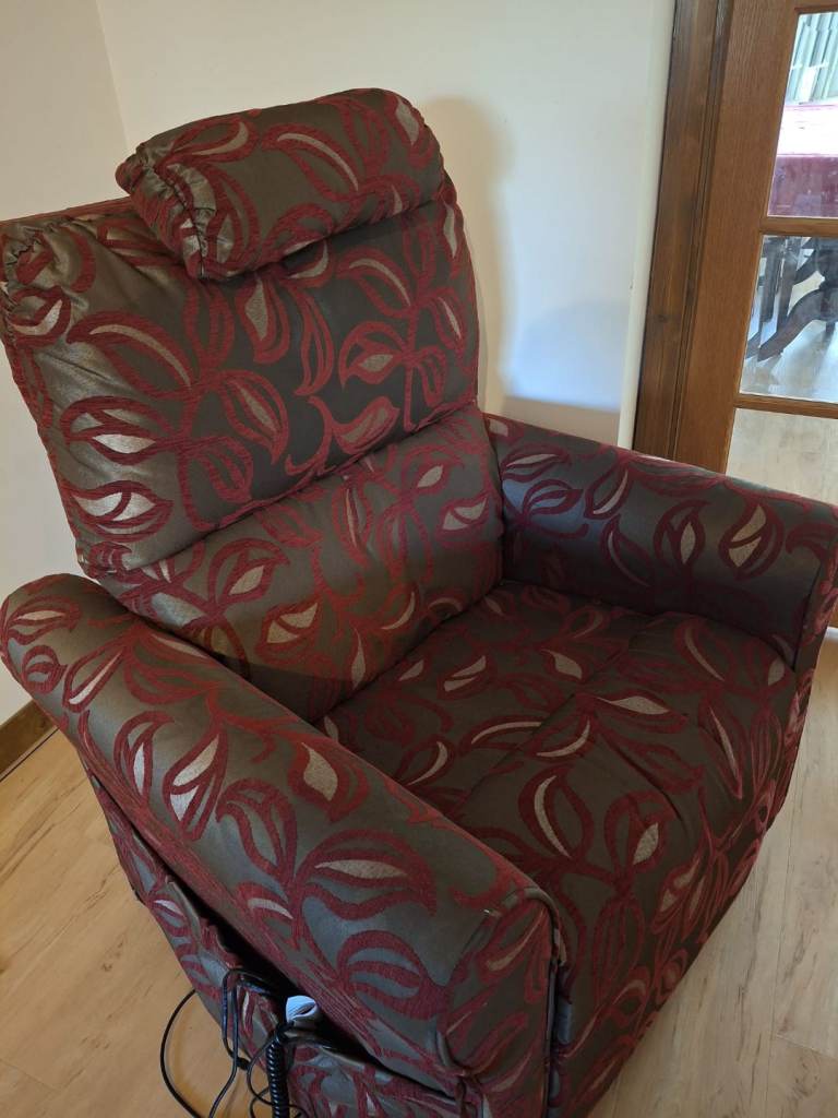 Rise and recline chair