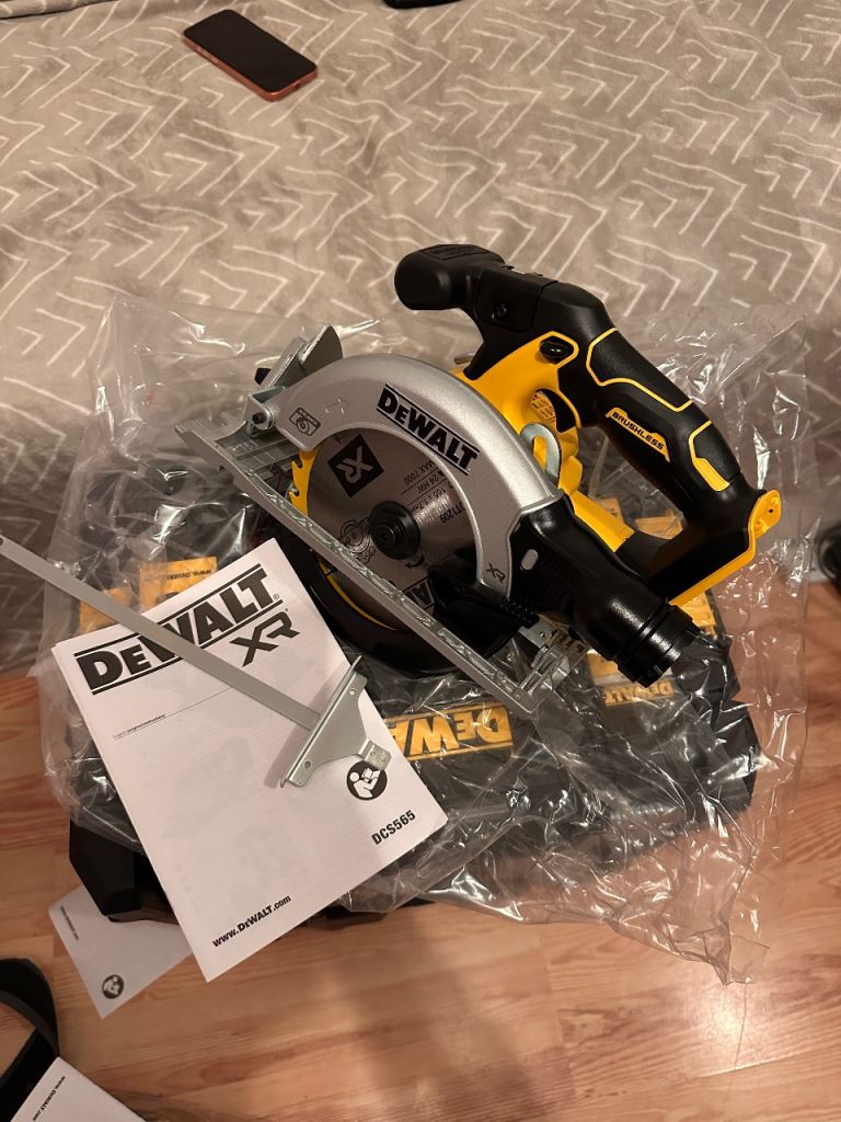 New Dewalt brushless skillsaw