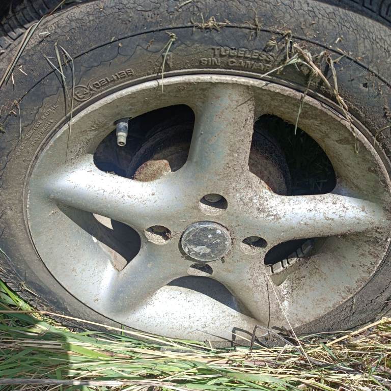 After market 5 spoke ford fiesta alloy wheels