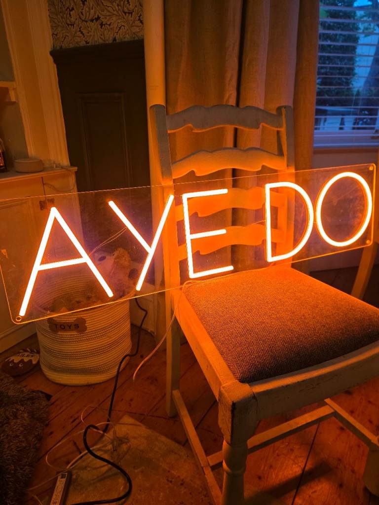 Neon wedding sign "AYE DO"