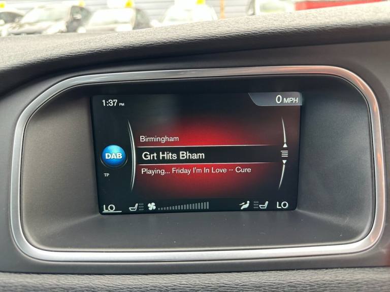 2016 Volvo V40 2.0 D2 R-Design Nav Hatchback 5dr Diesel Manual Euro 6 (s/s) (120 ps) Hatchback Di...