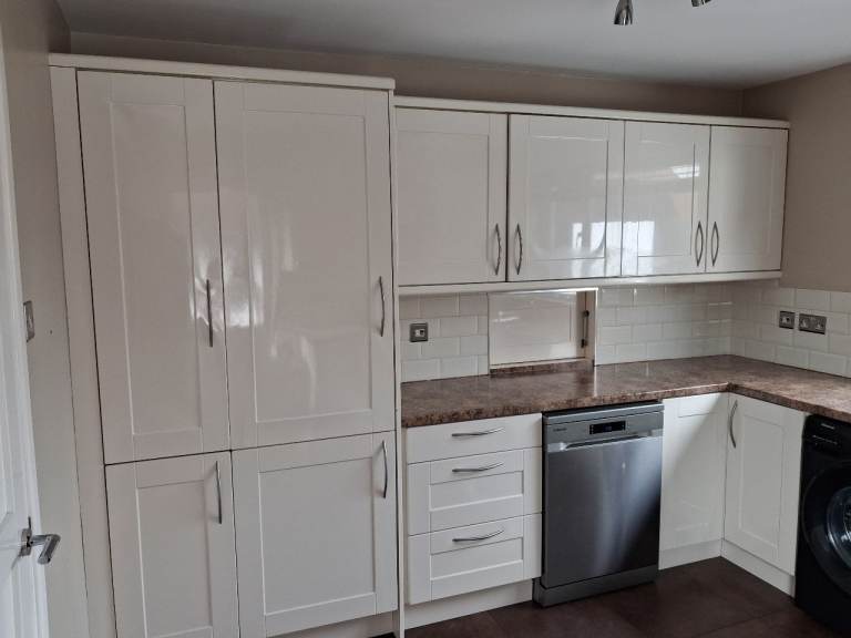 Full Kitchen Units with Integrated Fridge Freezer