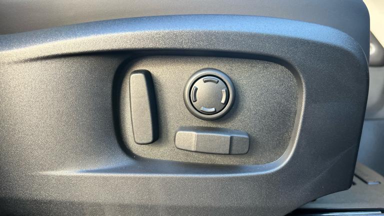 2026 Land Rover Defender 3.0 D350 X-Dynamic SE 110 (7 Seater) Diesel