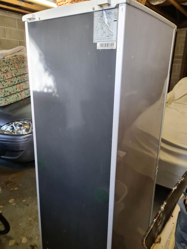 Small Fridgemaster fridge freezer