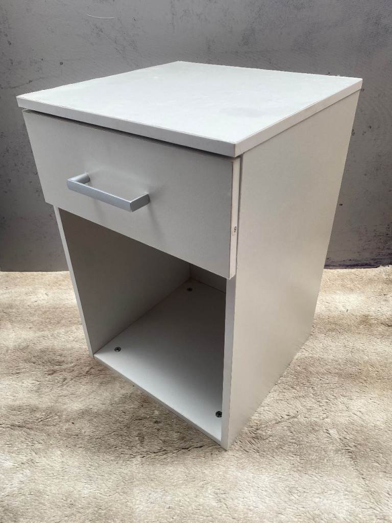White Bedside Table with Drawer and Shelf – Good Condition